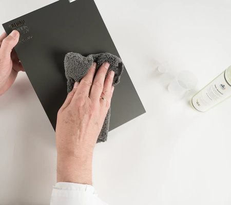 Zestaw czyszczący HU-GONE + ściereczka z mikrofibry 40×40